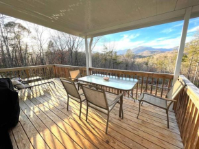Mountain views, pets welcome-lake and river access